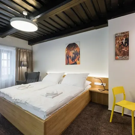 Fancy Apartments By Prague Castle Exterior photo
