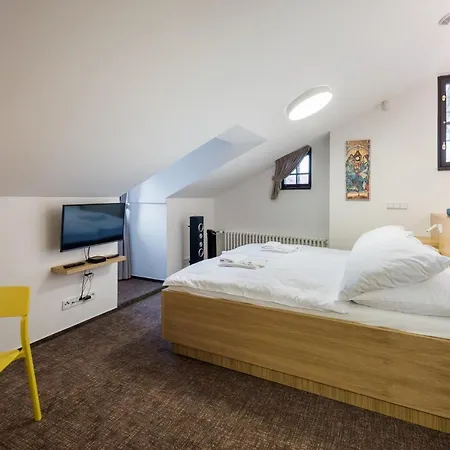 Fancy Apartments By Prague Castle Exterior photo