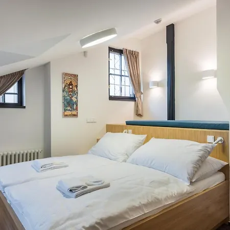 Fancy Apartments By Prague Castle Exterior photo