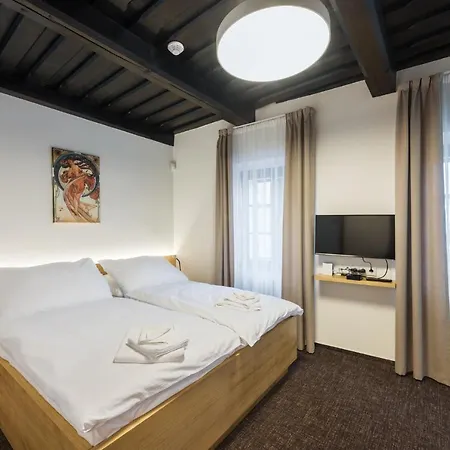 Fancy Apartments By Prague Castle Exterior photo
